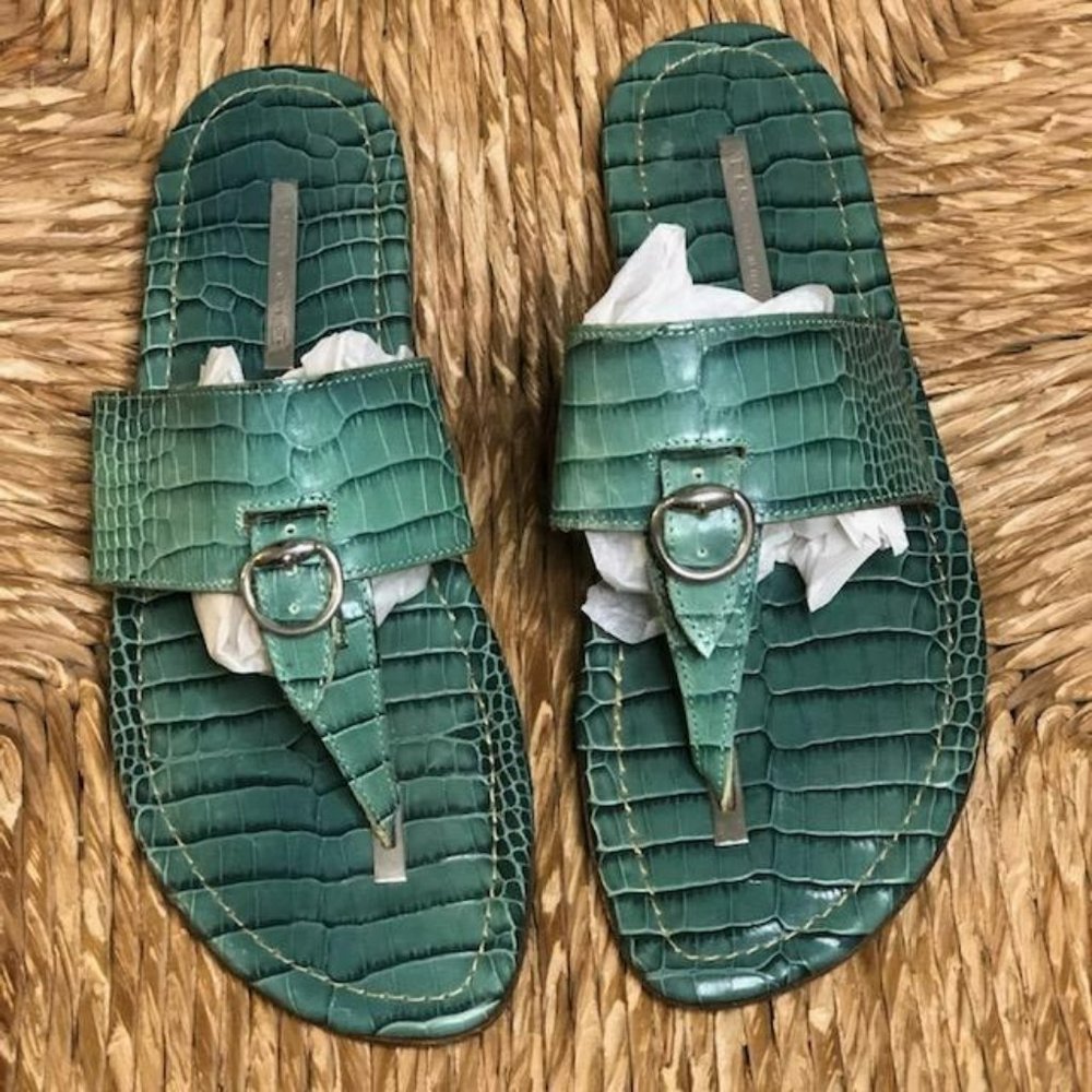 DKNY Crocodile Print Flat Thong Sandals 7